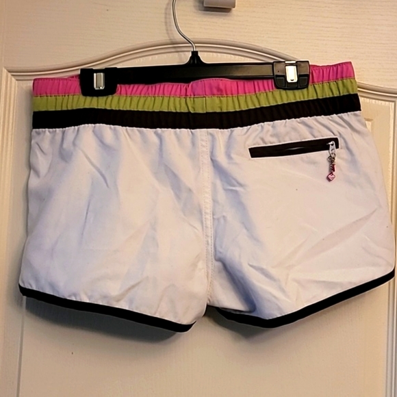Roxy board shorts - Picture 4 of 4
